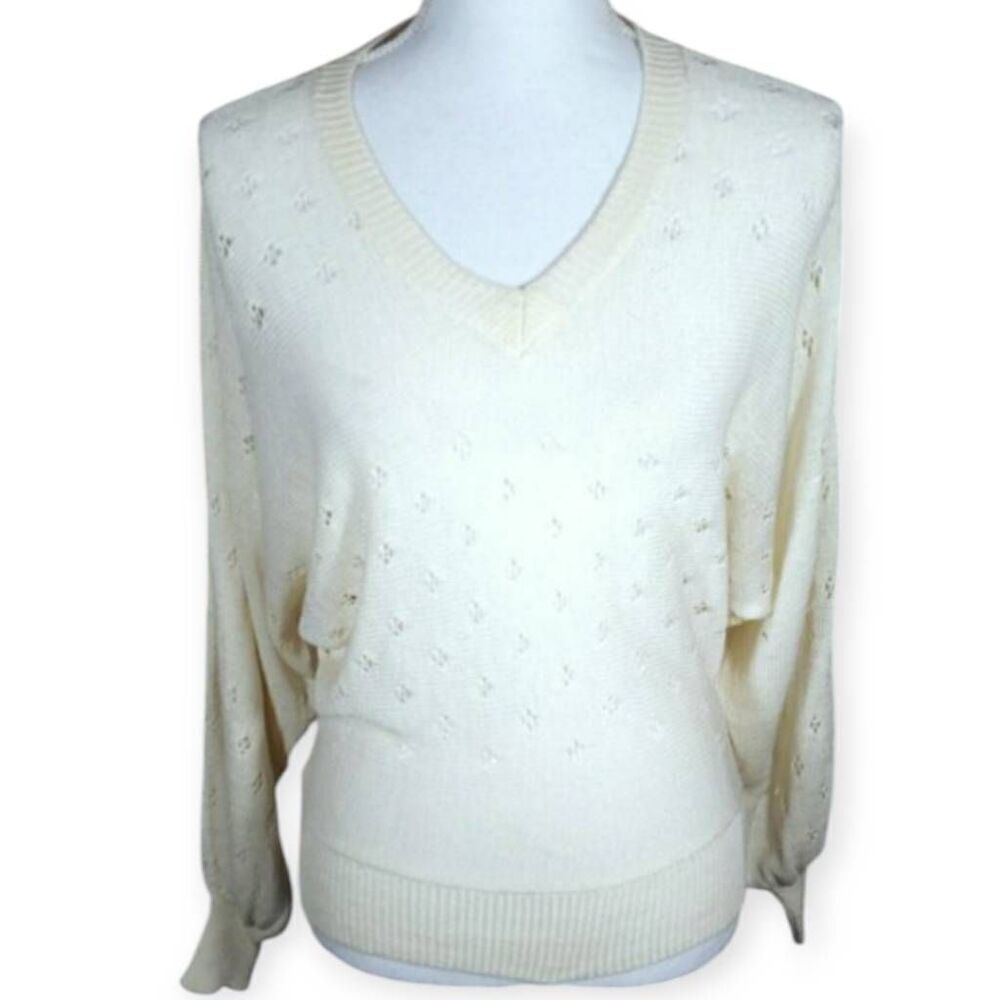 CREAM DOLMAN SLEEVE SWEATER SZ S EUC.